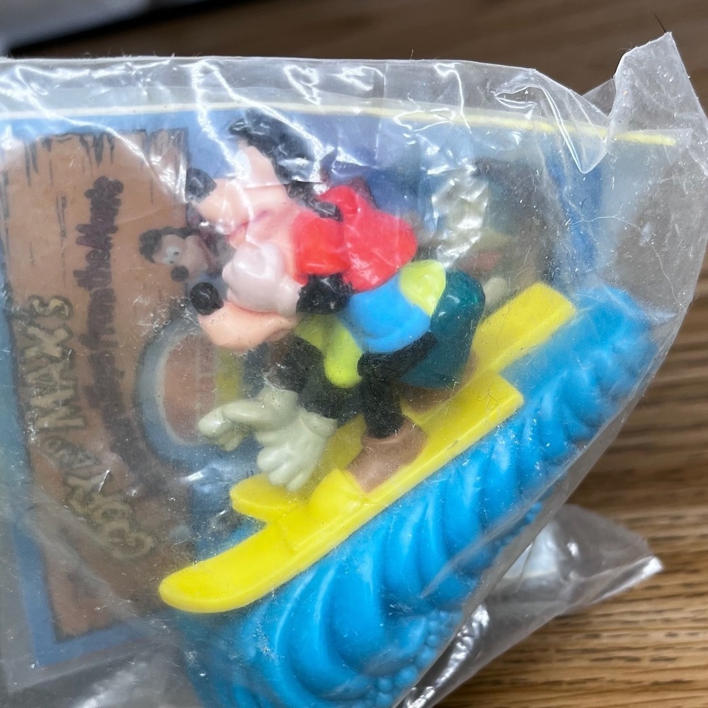 Disney Burger King Goofy and Max Surfing Toy Plastic 1995‎ Vintage 90s Movie